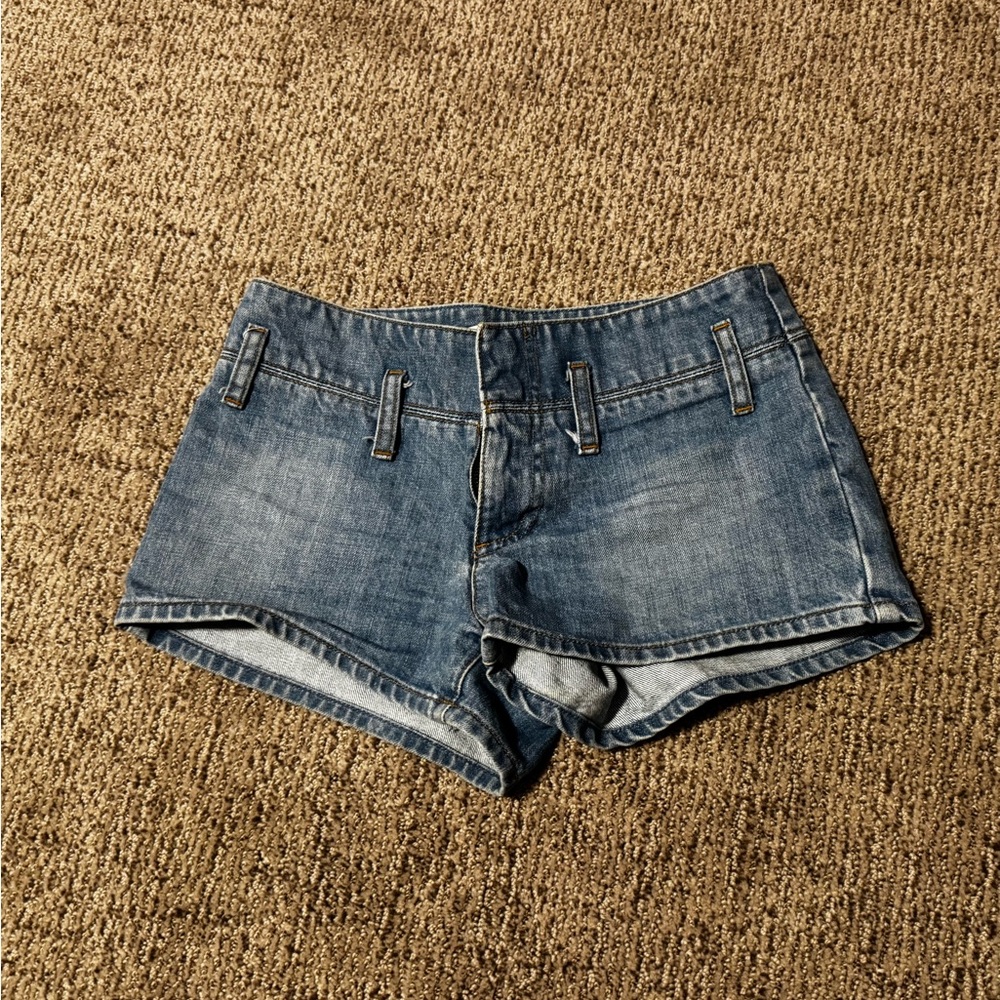 GAP Denim Jean Shorts in Medium Blue